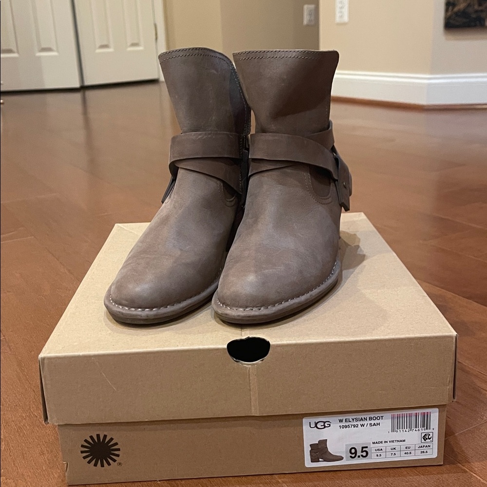 Women UGG Elysian Tan Boots Size 9.5M
